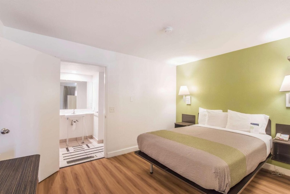 Motel 6 Hemet