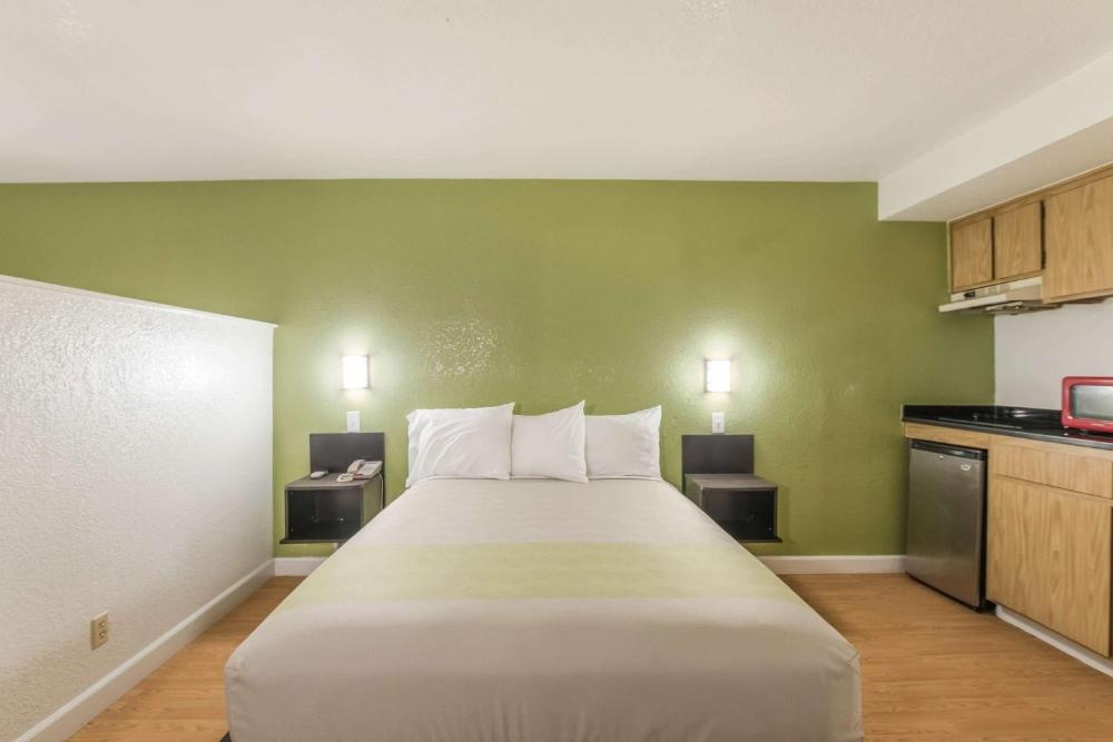Motel 6 Hemet