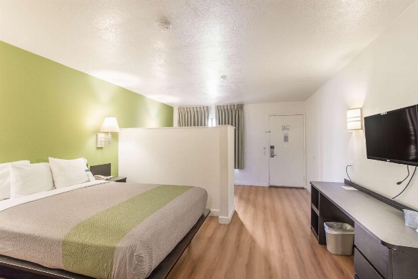 Motel 6 Hemet image 6